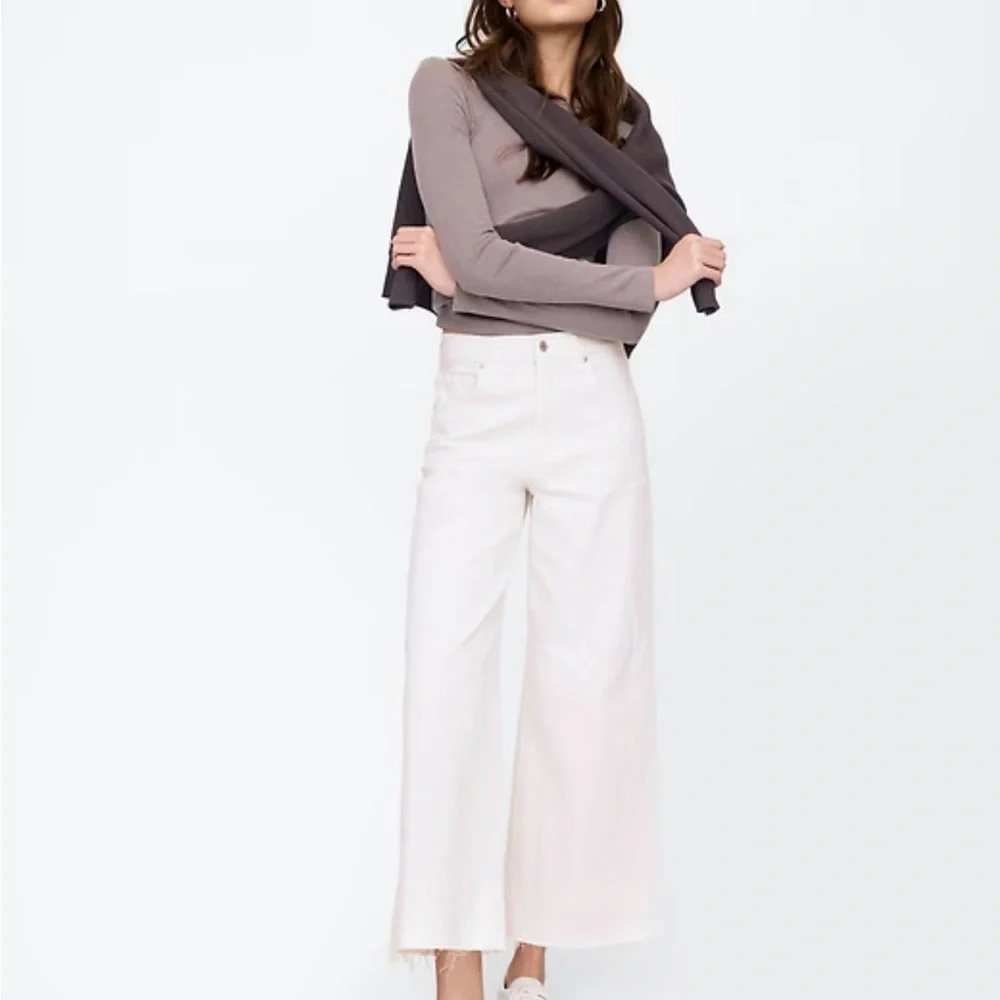 GAP white high-rise wide leg crop jeans - Picture 3 of 4